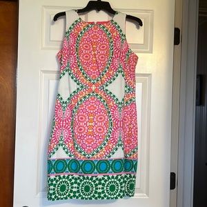 London Times that resembles a Lily dress In perfect condition.